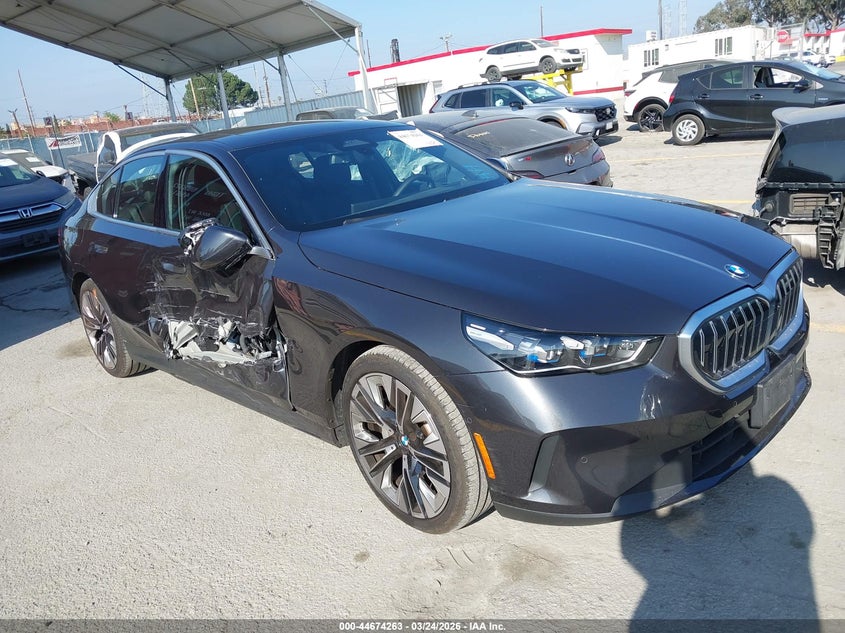 Vin: wba43fj0xrcr87855, lot: 45171373, bmw 530i 2024 img_1