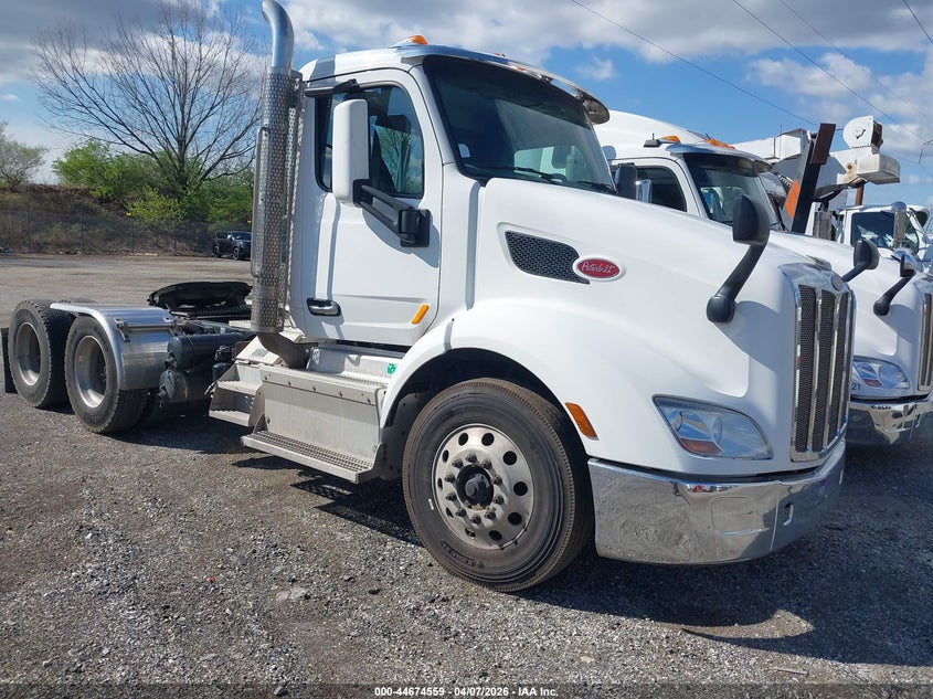 2017 Peterbilt 579