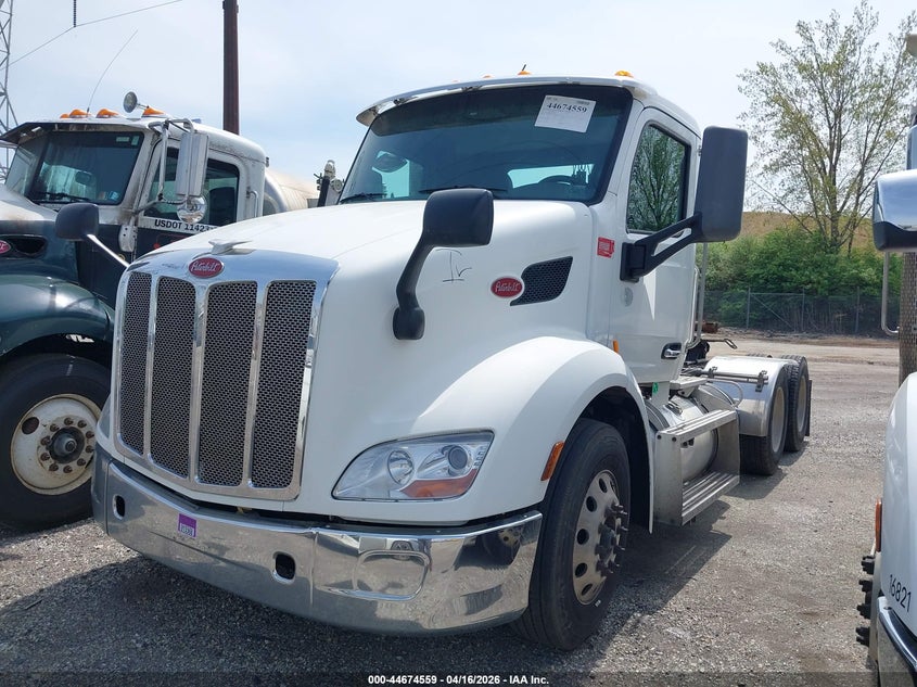 2017 Peterbilt 579