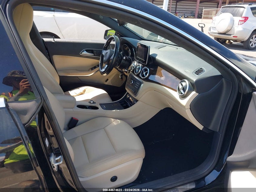 2015 Mercedes-Benz Cla 250