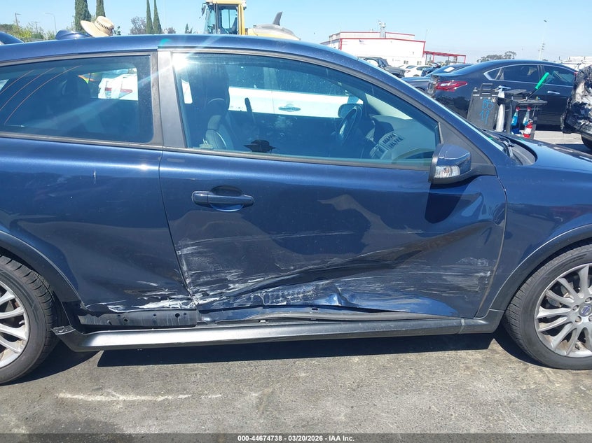 2012 Volvo C30 T5 VIN: YV1672MK2C2269083 Lot: 44674738