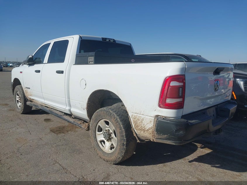 Vin: 3c6ur5cj4ng203878, lot: 45171888, ram 2500 tradesman  4x4 6'4 box 20223