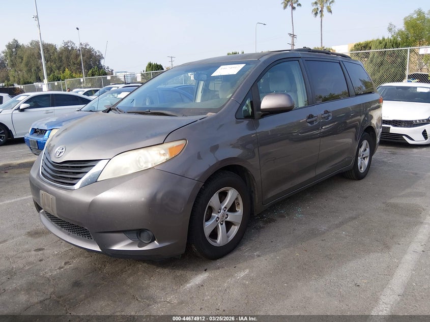 2011 Toyota Sienna Le V6