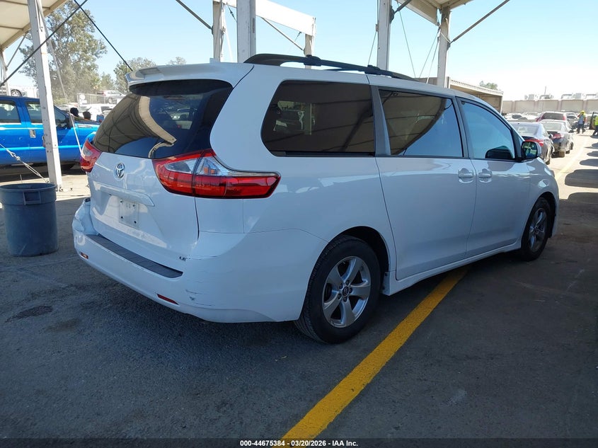 2018 Toyota Sienna Le 8 Passenger