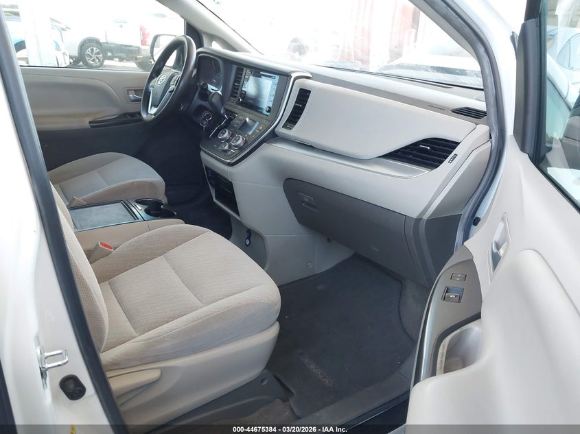 2018 Toyota Sienna Le 8 Passenger