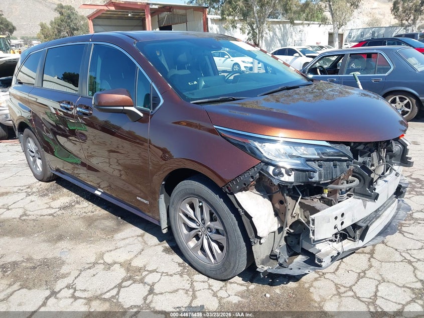 2021 Toyota Sienna Xle