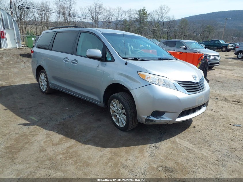 2012 Toyota Sienna Le 7 Passenger