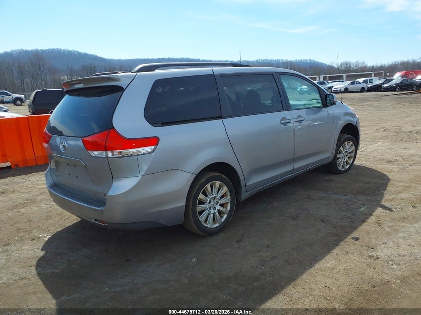 2012 Toyota Sienna Le 7 Passenger