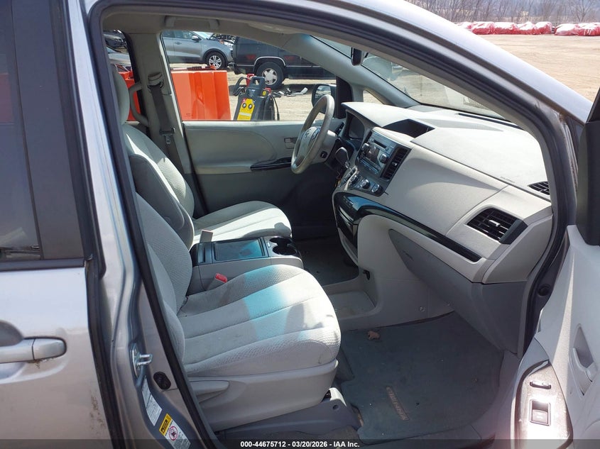 2012 Toyota Sienna Le 7 Passenger