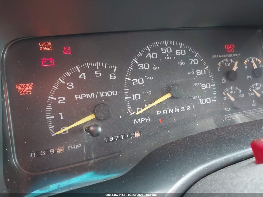 1999 Chevrolet Suburban 1500 Lt VIN: 1GNEC16R3XJ392119 Lot: 44676157