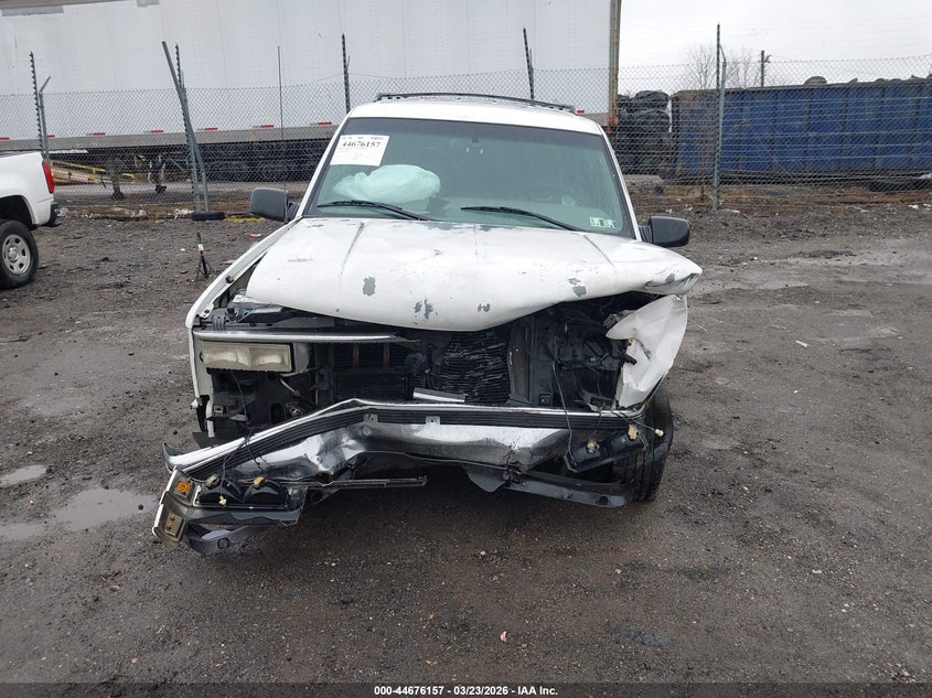 1999 Chevrolet Suburban 1500 Lt VIN: 1GNEC16R3XJ392119 Lot: 44676157