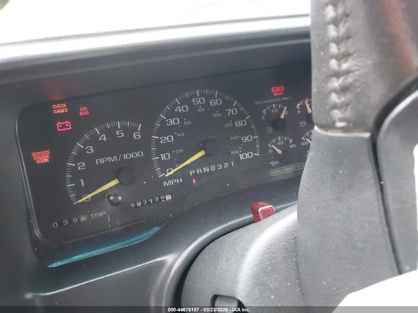 1999 Chevrolet Suburban 1500 Lt VIN: 1GNEC16R3XJ392119 Lot: 44676157