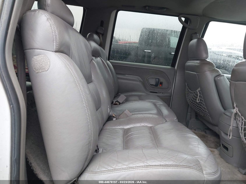 1999 Chevrolet Suburban 1500 Lt VIN: 1GNEC16R3XJ392119 Lot: 44676157