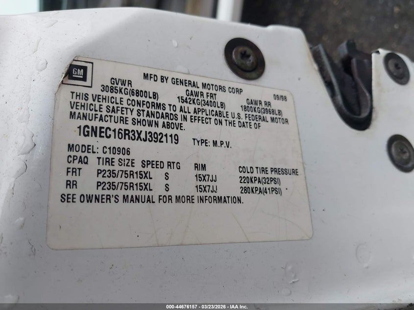 1999 Chevrolet Suburban 1500 Lt VIN: 1GNEC16R3XJ392119 Lot: 44676157