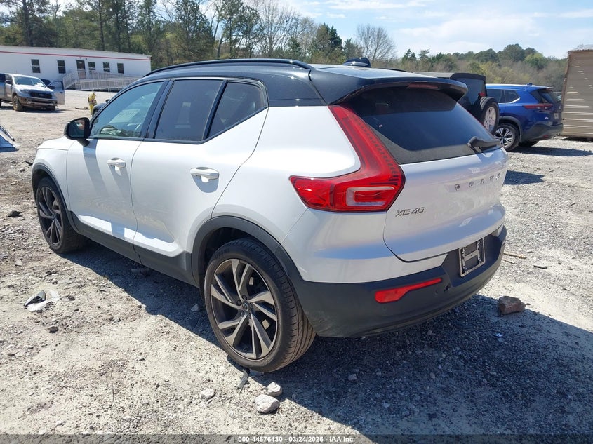 2021 Volvo Xc40 T4 R-Design