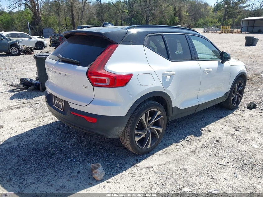 2021 Volvo Xc40 T4 R-Design