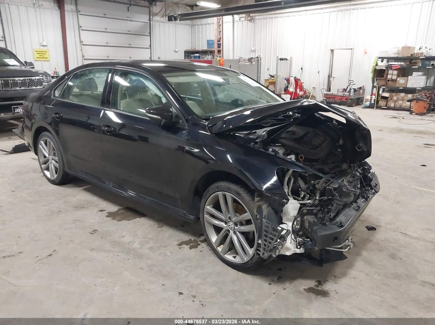 2018 Volkswagen Passat 2.0T R-Line/2.0T S