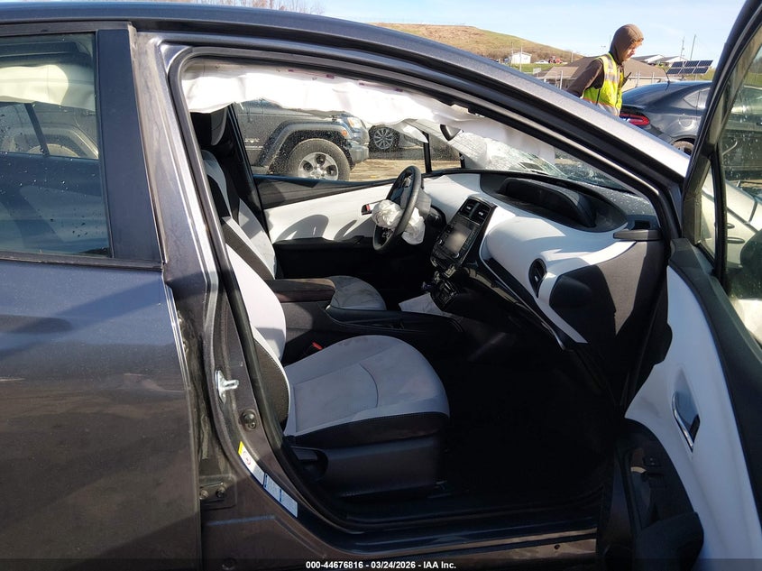 2022 Toyota Prius Le Awd-E