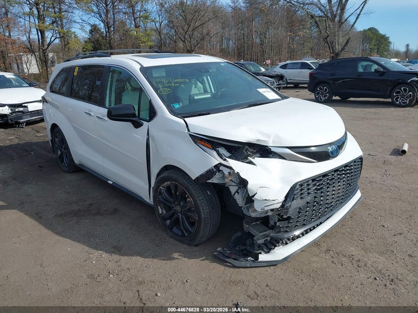 2022 Toyota Sienna Xse