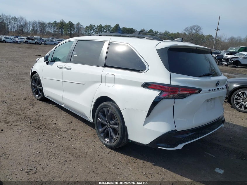 2022 Toyota Sienna Xse