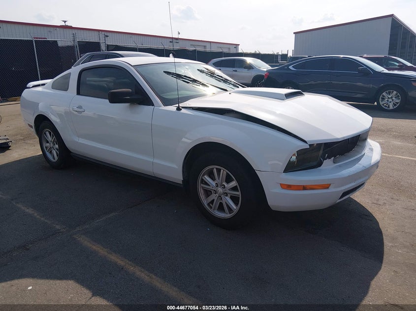 2007 Ford Mustang V6 Deluxe/V6 Premium