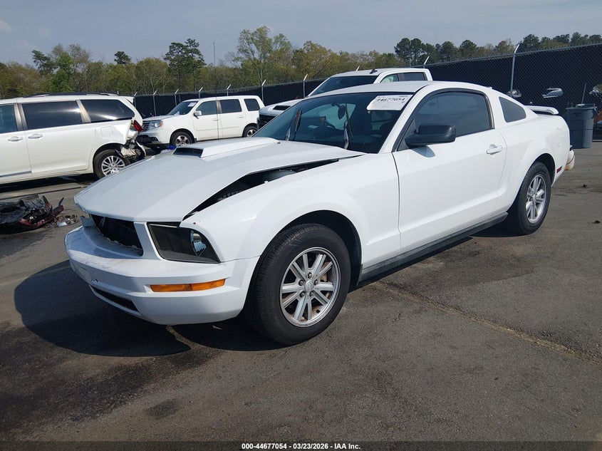 2007 Ford Mustang V6 Deluxe/V6 Premium