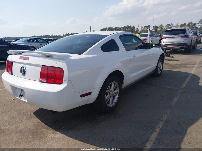 2007 Ford Mustang V6 Deluxe/V6 Premium