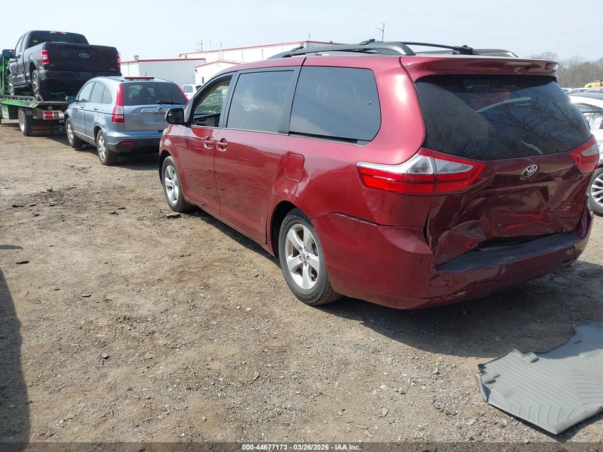 2015 Toyota Sienna Le 8 Passenger