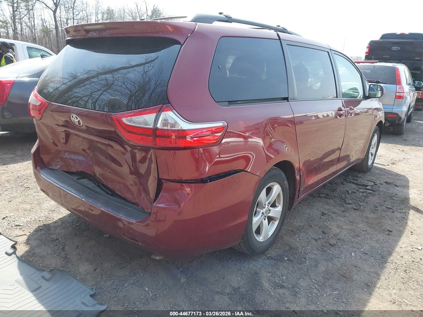 2015 Toyota Sienna Le 8 Passenger