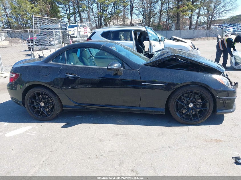 2013 Mercedes-Benz Slk 250 VIN: WDDPK4HA2DF051537 Lot: 44677434