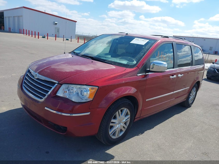2010 Chrysler Town & Country New Limited