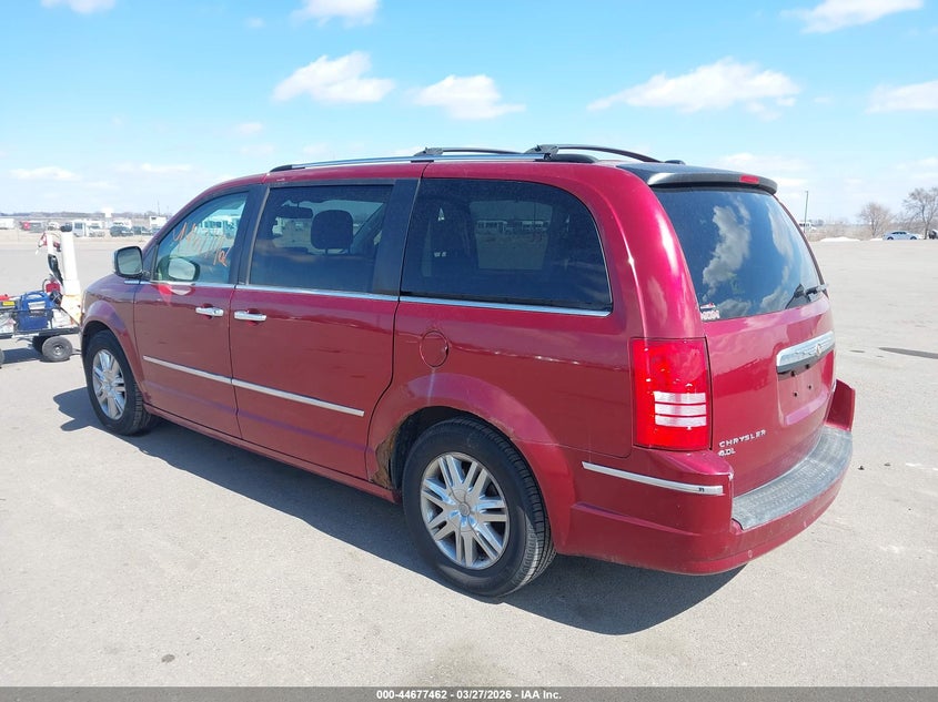 2010 Chrysler Town & Country New Limited