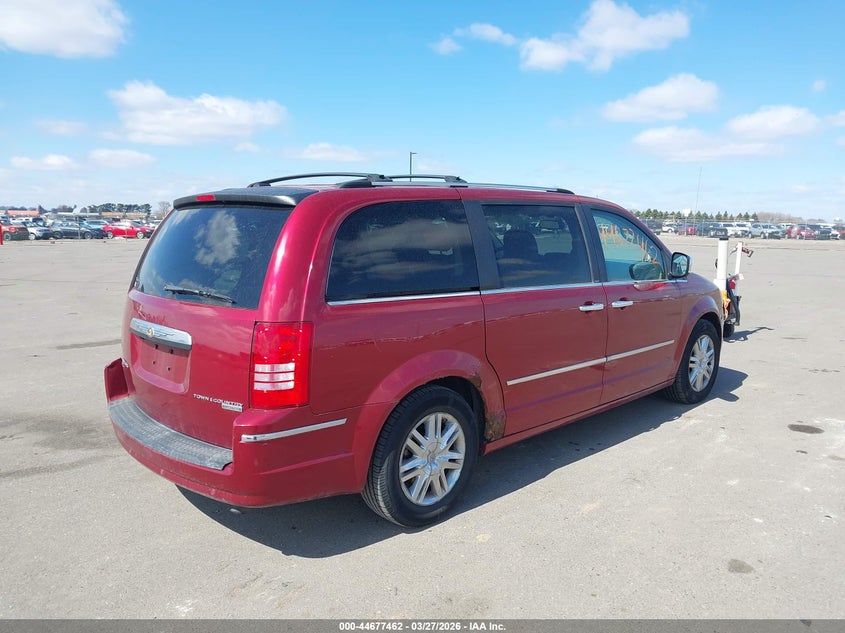 2010 Chrysler Town & Country New Limited