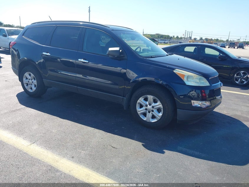 Vin: 1gnkreed2bj203810, lot: 45174724, chevrolet traverse ls 2011 img_1