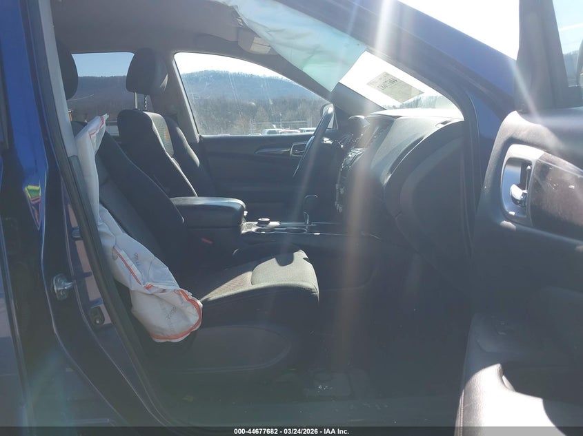 2019 Nissan Pathfinder Sv