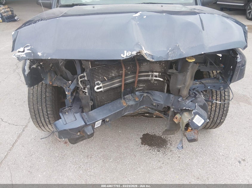 2008 Jeep Commander Sport VIN: 1J8HG48K58C215002 Lot: 44677703