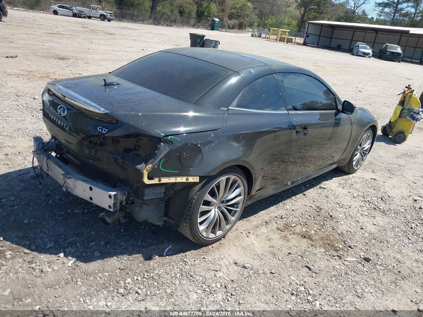 2013 Infiniti G37