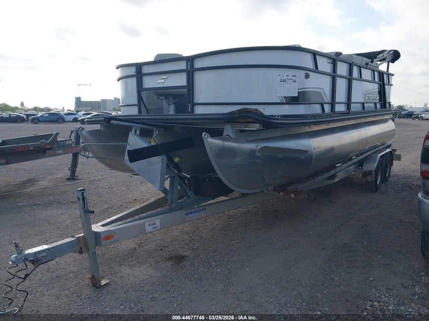 2025 STARCRAFT PONTOON auction photo 2