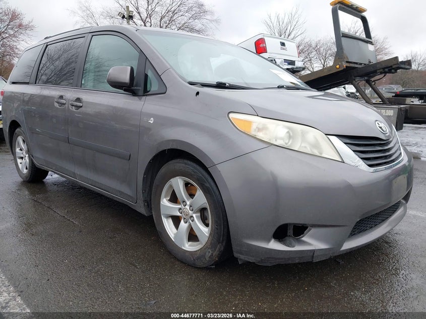 2011 Toyota Sienna Le V6