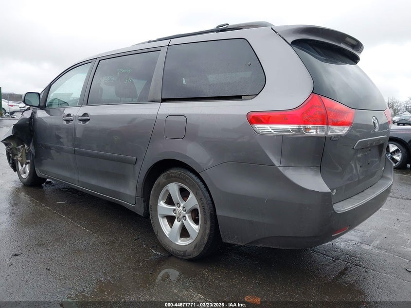 2011 Toyota Sienna Le V6