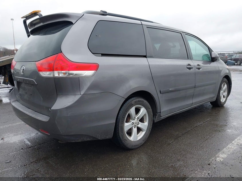 2011 Toyota Sienna Le V6