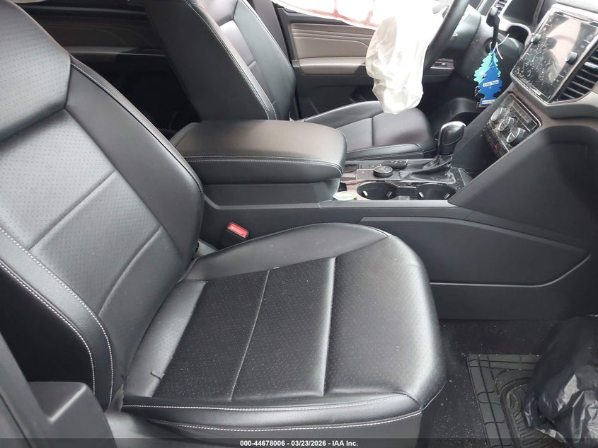 2022 Volkswagen Atlas 2.0T Se W/Technology