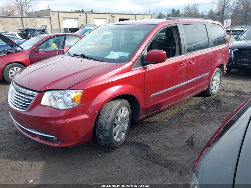 2016 Chrysler Town & Country Touring