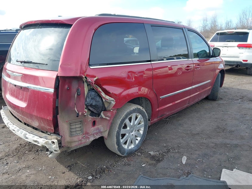 2016 Chrysler Town & Country Touring