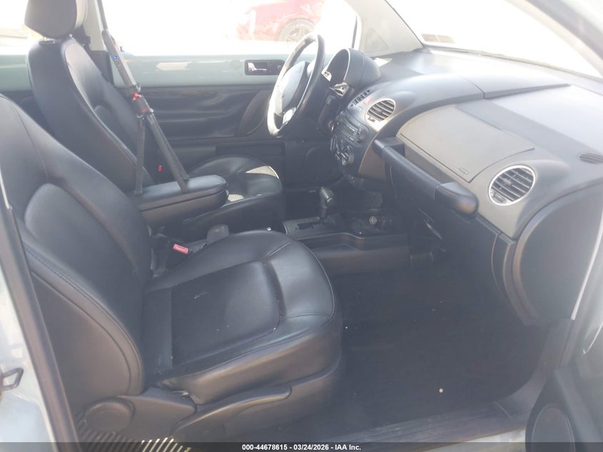 2010 Volkswagen New Beetle 2.5L Final Edition