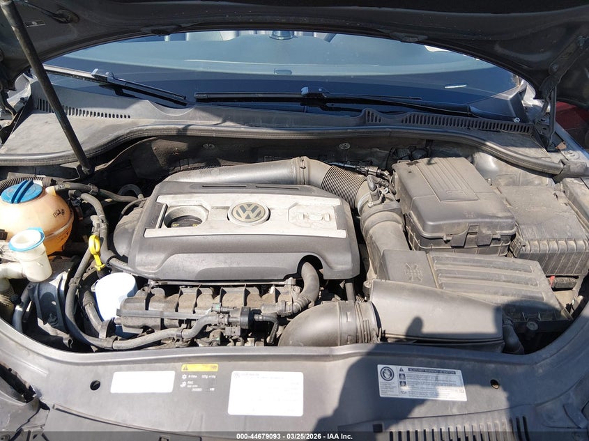 2014 Volkswagen Eos Komfort VIN: WVWBW8AH5EV005697 Lot: 44679093