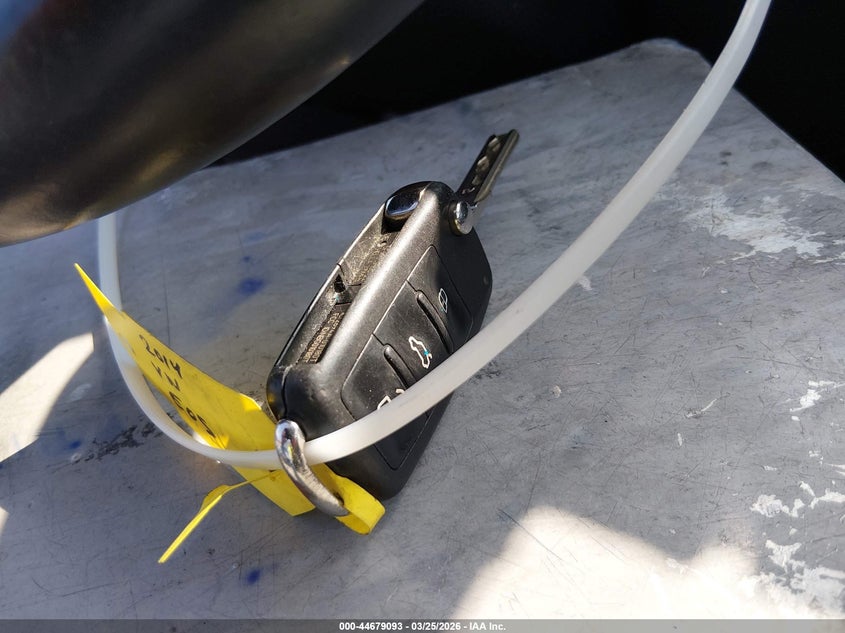 2014 Volkswagen Eos Komfort VIN: WVWBW8AH5EV005697 Lot: 44679093