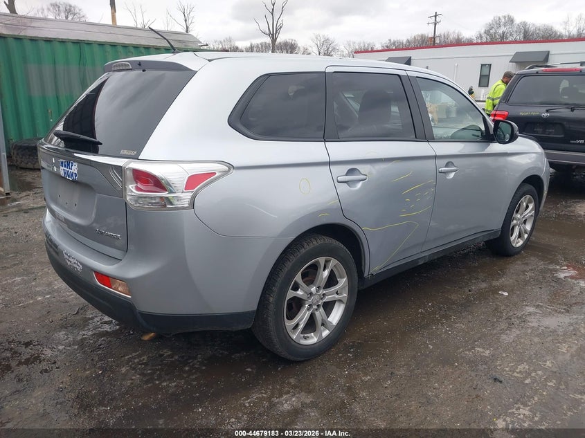 2014 Mitsubishi Outlander Se