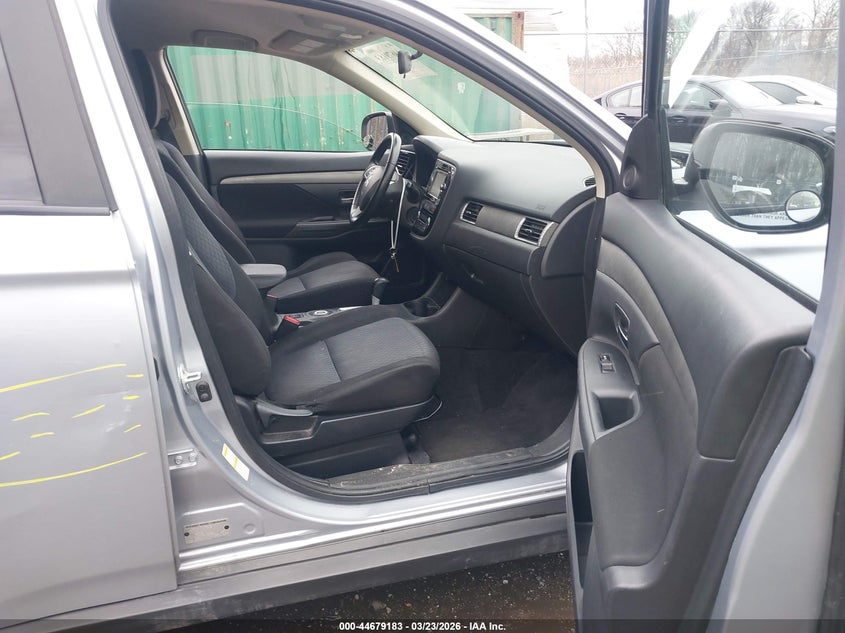 2014 Mitsubishi Outlander Se