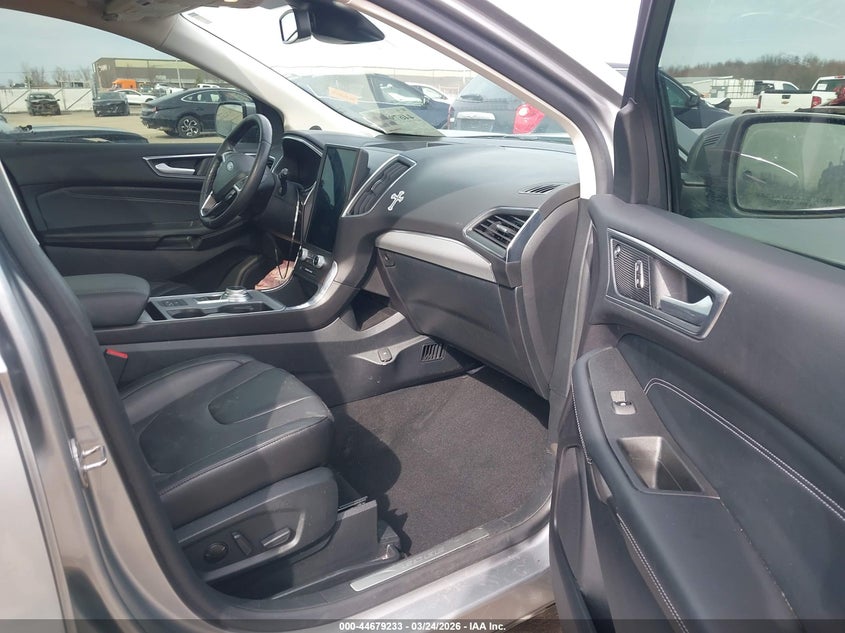 2021 Ford Edge Titanium